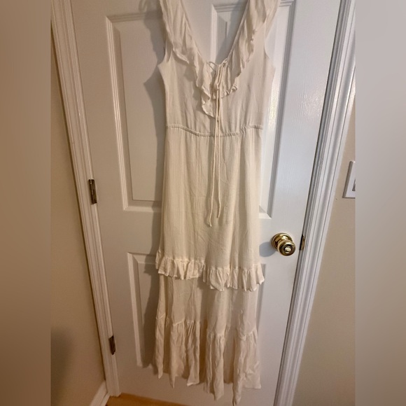 Billabong Dresses & Skirts - Off-white Billabong Maxi Dress